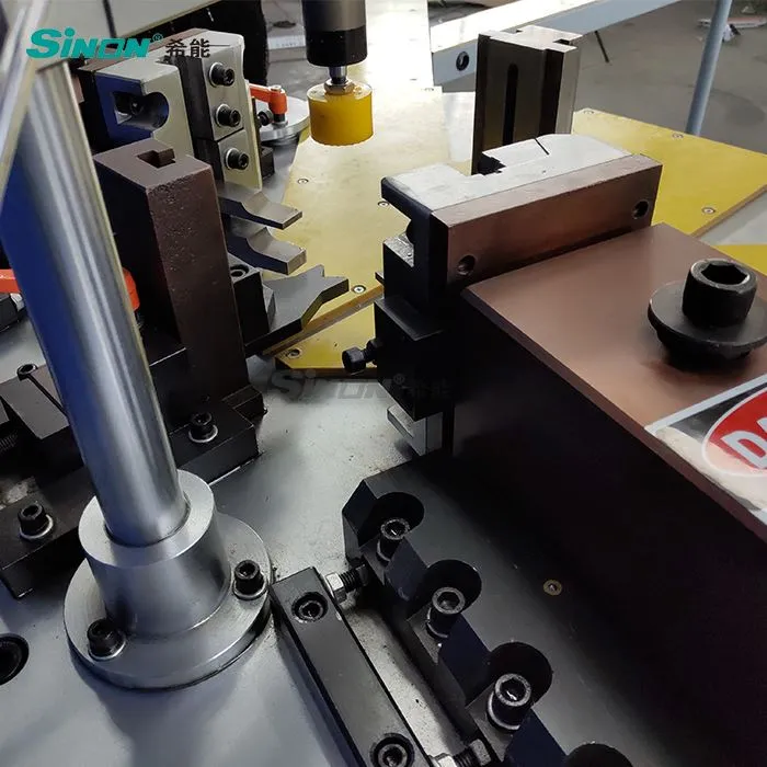 corner crimping machine for aluminum window and door (10)
